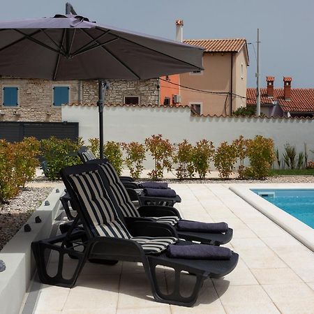 Holiday Home Volta Rakalj Kültér fotó