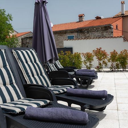 Holiday Home Volta Rakalj Kültér fotó