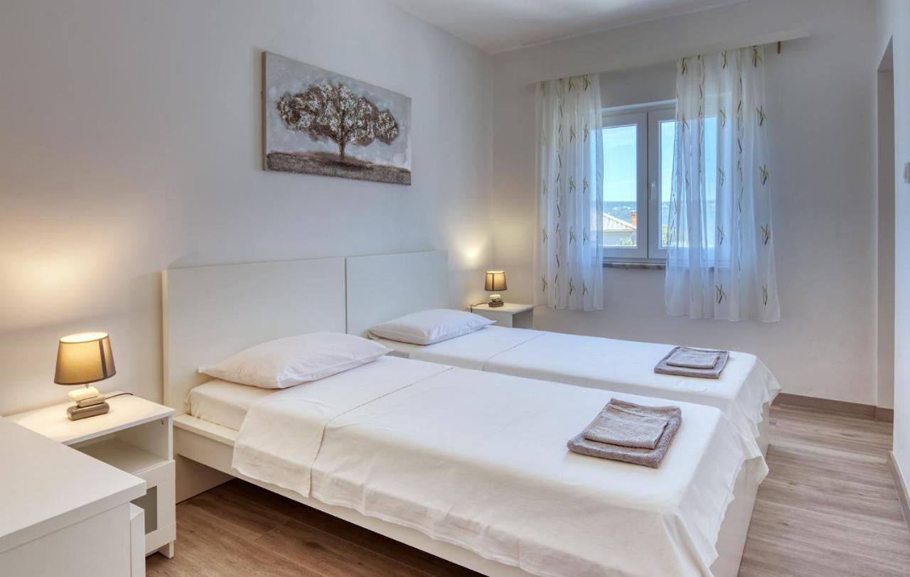 Holiday Home Volta Rakalj Kültér fotó