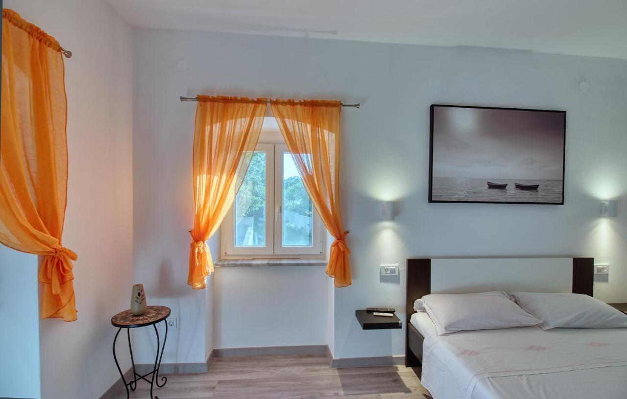 Holiday Home Volta Rakalj Kültér fotó