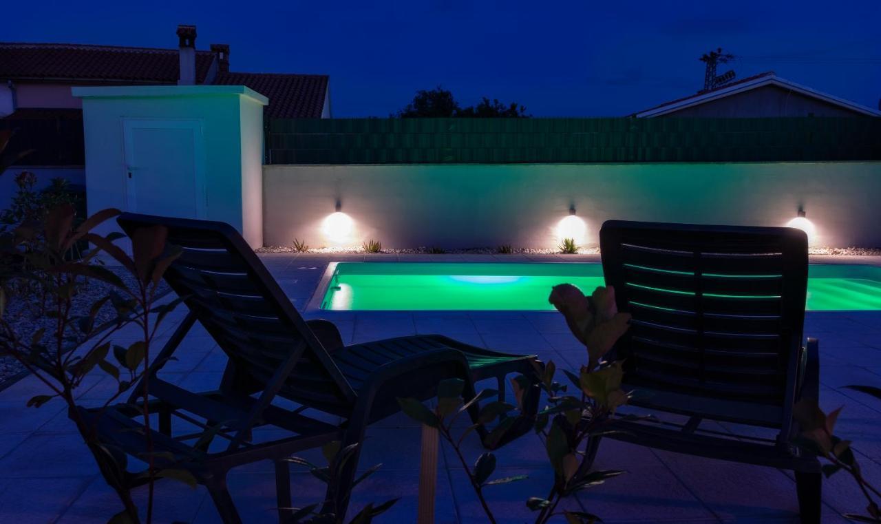 Holiday Home Volta Rakalj Kültér fotó
