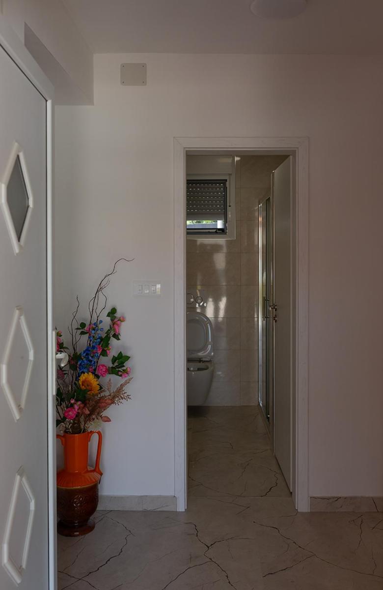 Holiday Home Volta Rakalj Kültér fotó